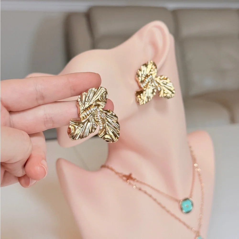 ⚜️ Trendy Earrings Gold Leaf With Zirconia